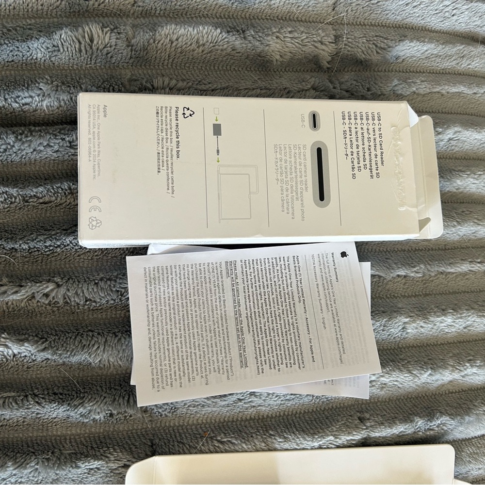 Apple USB-C SD Card Reader in White - Picture 2 of 2